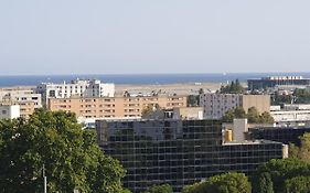 Big Flat Sea Vieuw 95 M2 5 Rooms Near Airport 5 Min Train 3 Min And Tram On Site, Beach 7 Min, 2 Showers And 2 Toilets , Neuf Grand Appartement 95 M2 5 Chambres Proche Aeroport 5 Min Train 3 Min Et Tramway Sur Place, Plage 7 Min 2 Douches Et 2 Wc Vue